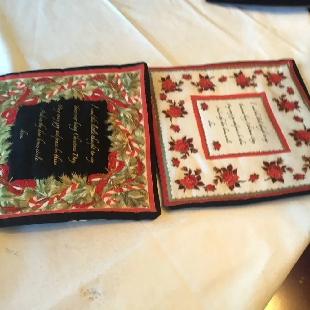 NWOT Set of 2 Holiday Wall Hangings